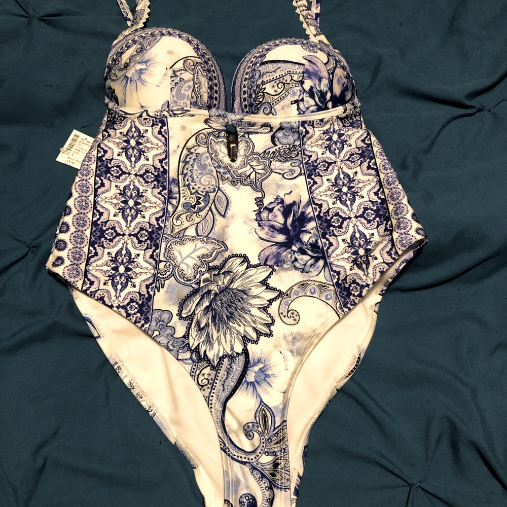 Resort one piece swimsuit. Size 4/small